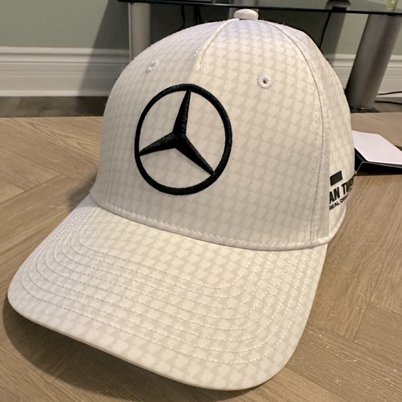 Mercedes AMG Petronas Other - Mercedes grab turismo hat